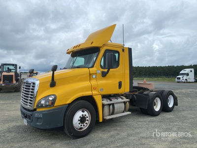 2018 Freightliner Cascadia 125 6x4 T/A Day Cab Truck Tractor