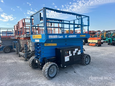 2015 Genie GS-4069 Electric Piattaforma aerea verticale