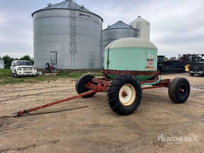 Munro 1450 gal Tow-Behind Carro para fertilizantes