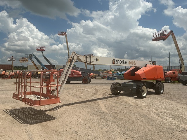 2016 Snorkel 660SJ 4WD Diesel Telescopic Boom Lift