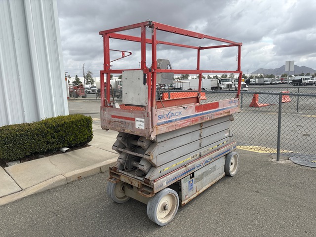 2012 Skyjack SJIII 3226 Electric Scissor Lift