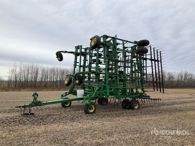 John Deere 2210 60 ft Cultivador