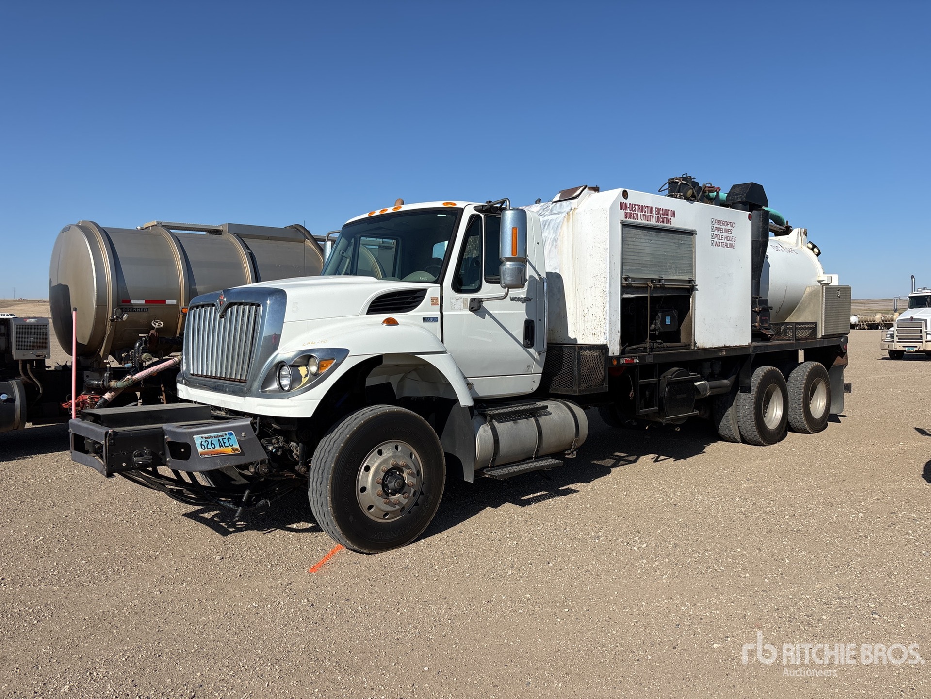 2012 AmeriVac MV1000T on 2012 International 7400 6x4 Vacuum Excavator Truck