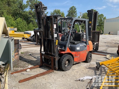 2004 Toyota 7FGU25 4500 lb Pneumatic Tire Forklift (Inoperable)