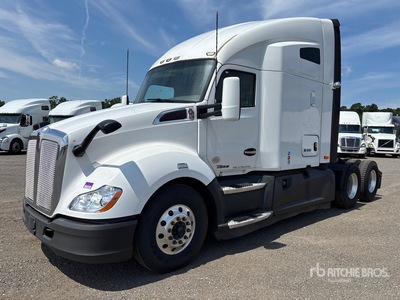 2017 Kenworth T680 6x4 T/A Slaapcabine Trekker (Inoperable)