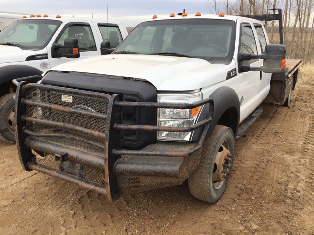 2012 Ford F-550 Super Duty 4x4 Flatbed Truck