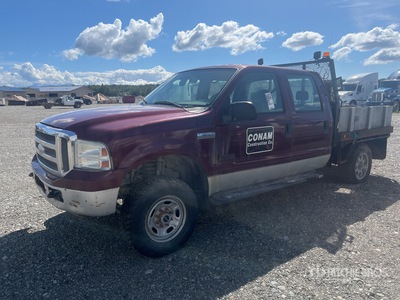 2005 Ford F-250 4x4 Crew Cab Camion à Plateau (Inoperable)