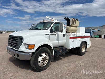 2000 Ford F-650 XLT 4x2 Camion de servicios