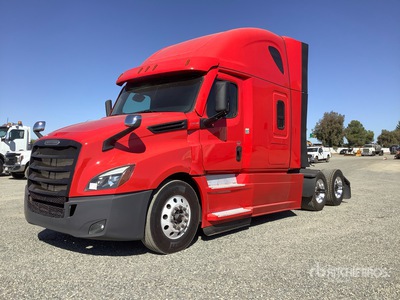 2022 Freightliner Cascadia 126 6x4 تراكتور شاحنة كابينة النوم (ثنائية المحور)