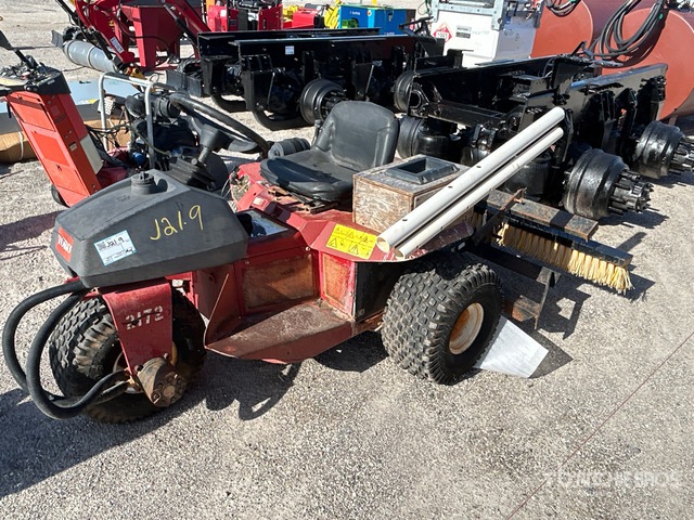 Toro 5020 Sand Pro Bunker Rake | Ritchie Bros. Auctioneers