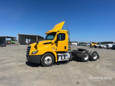 2019 Freightliner Cascadia 126 6x4 T/A Day Cab Truck Tractor