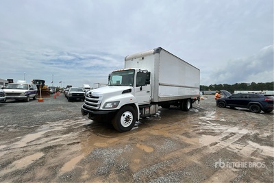 2019 Hino 268 4x2 Van Truck