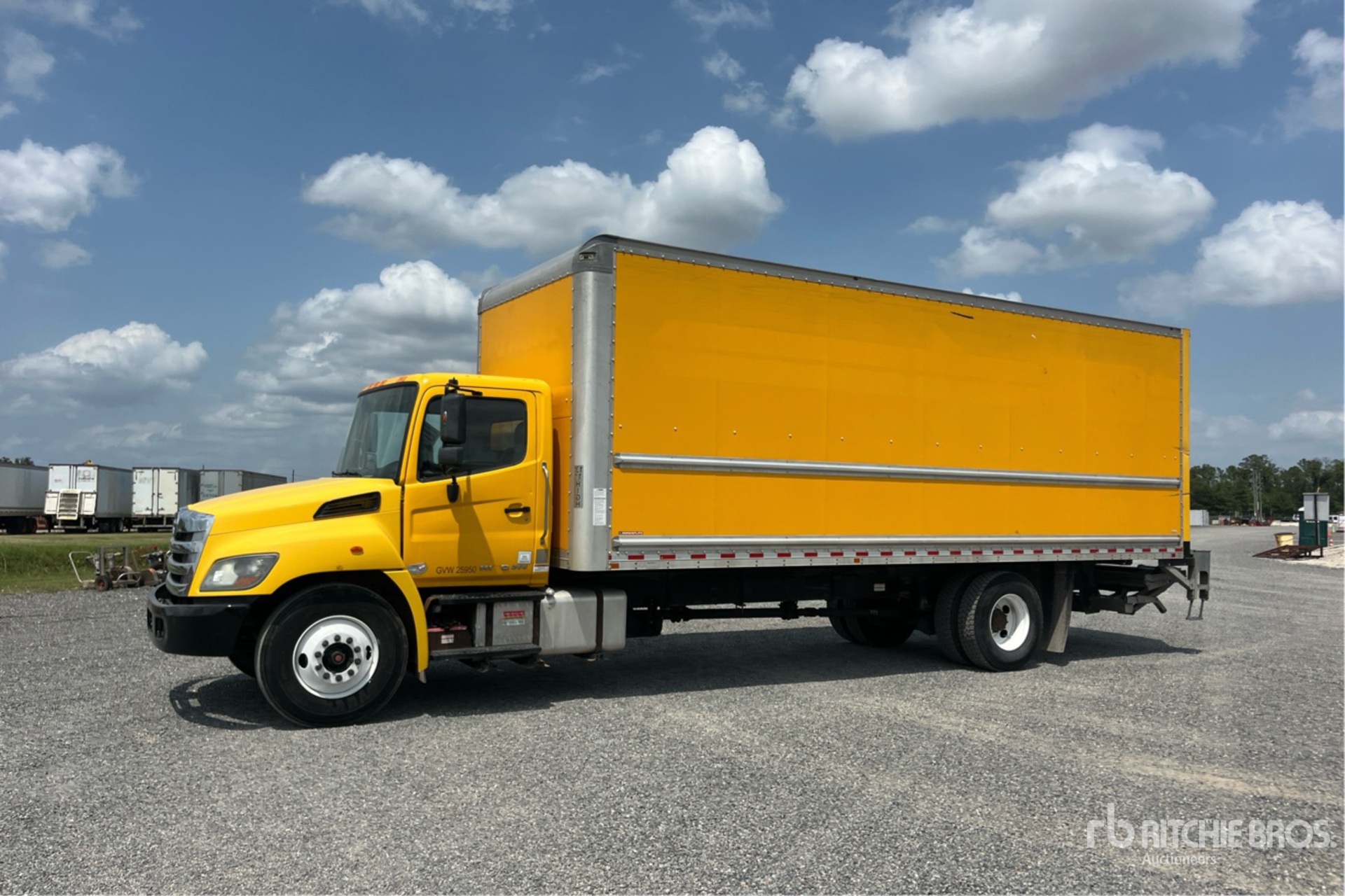 2020 Hino 268 4x2 Van Truck