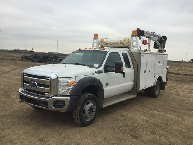2013 Ford F-550 4x4 Service Truck w/ Crane 2013 Ford F-550 4x4 Service Truck w/ Crane