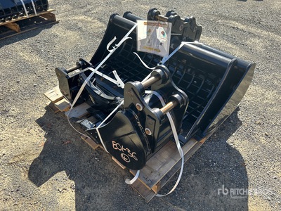 Quantity of (4) Q/C Excavator Attachments Attacco per escavatore - Fits 2 - 3 ton (Unused)