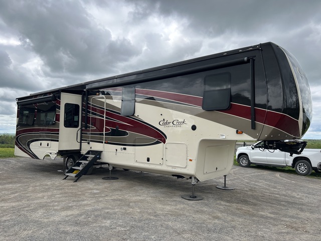 2021 Cedar Creek 41 ft 7 in T/A Travel Trailer 2021 Cedar Creek 41 ft 7 in T/A Travel Trailer