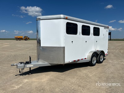 2010 Southland 18 ft T/A Horse Trailer