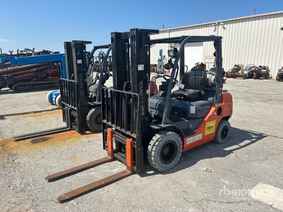 2019 Toyota 8FGU25 4500 lb Pneumatic Tire フォークリフト