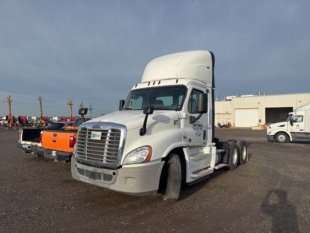 2017 Freightliner Cascadia 125 6x4 T/A Day Cab Truck Tractor
