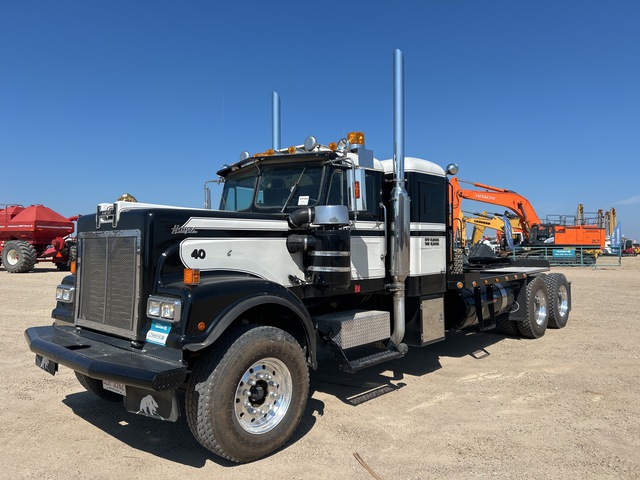 1975 Hayes Clipper 6x4 Sleeper Winch Truck