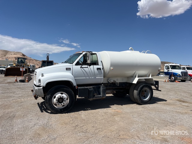Gal Ratchie 1999 GMC C7H042 2000 gal 4x2 Water Truck | Ritchie Bros. Auctioneers