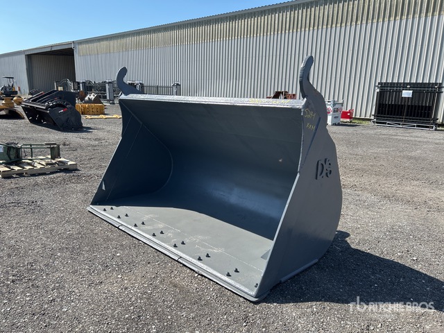 D/S 102 in Q/C Wheel Loader Bucket | Ritchie Bros. Auctioneers