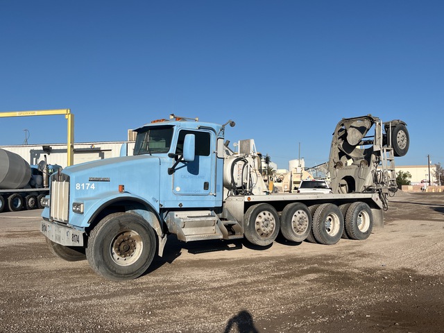 2005 Kenworth W900 12x4 Mixer Truck 2005 Kenworth W900 12x4 Mixer Truck