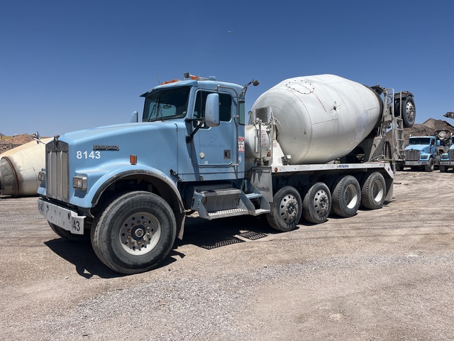 2001 Kenworth W900 12x4 Mixer Truck 2001 Kenworth W900 12x4 Mixer Truck