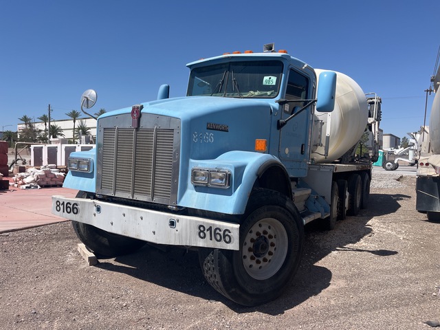 2004 Kenworth W900 12x4 Mixer Truck (Inoperable) 2004 Kenworth W900 12x4 Mixer Truck (Inoperable)