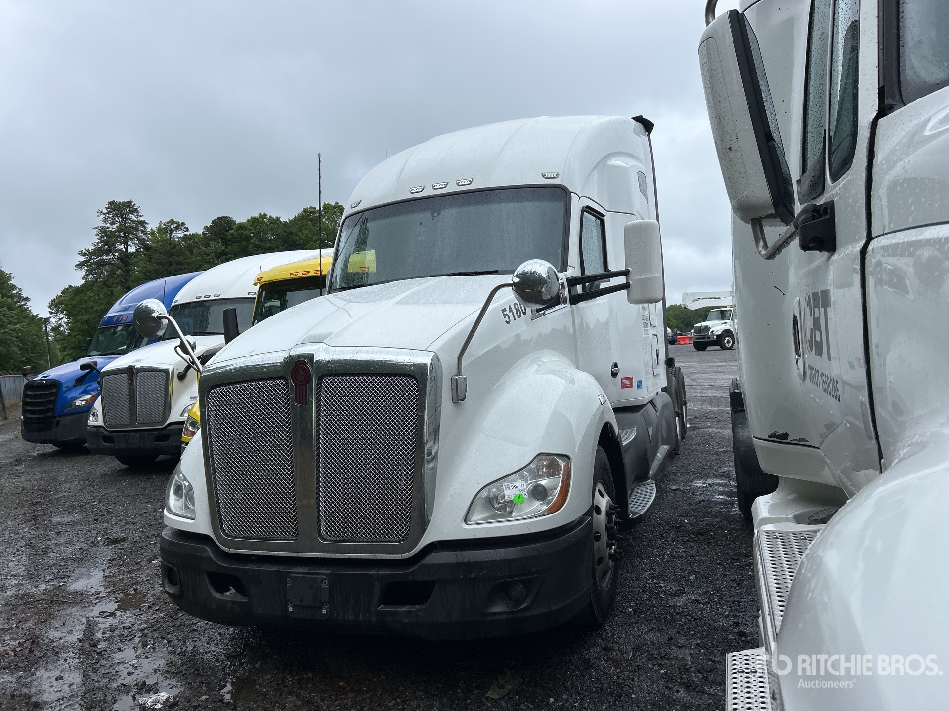 2020 Kenworth T680 6x4 T/A Sleeper Truck Tractor (Inoperable)