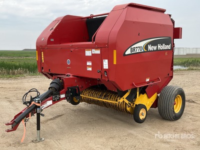 2004 New Holland BR770 Presse à balles cylindriques