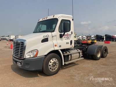 2018 Freightliner Cascadia 113 T/A Day Cab Truck Tractor