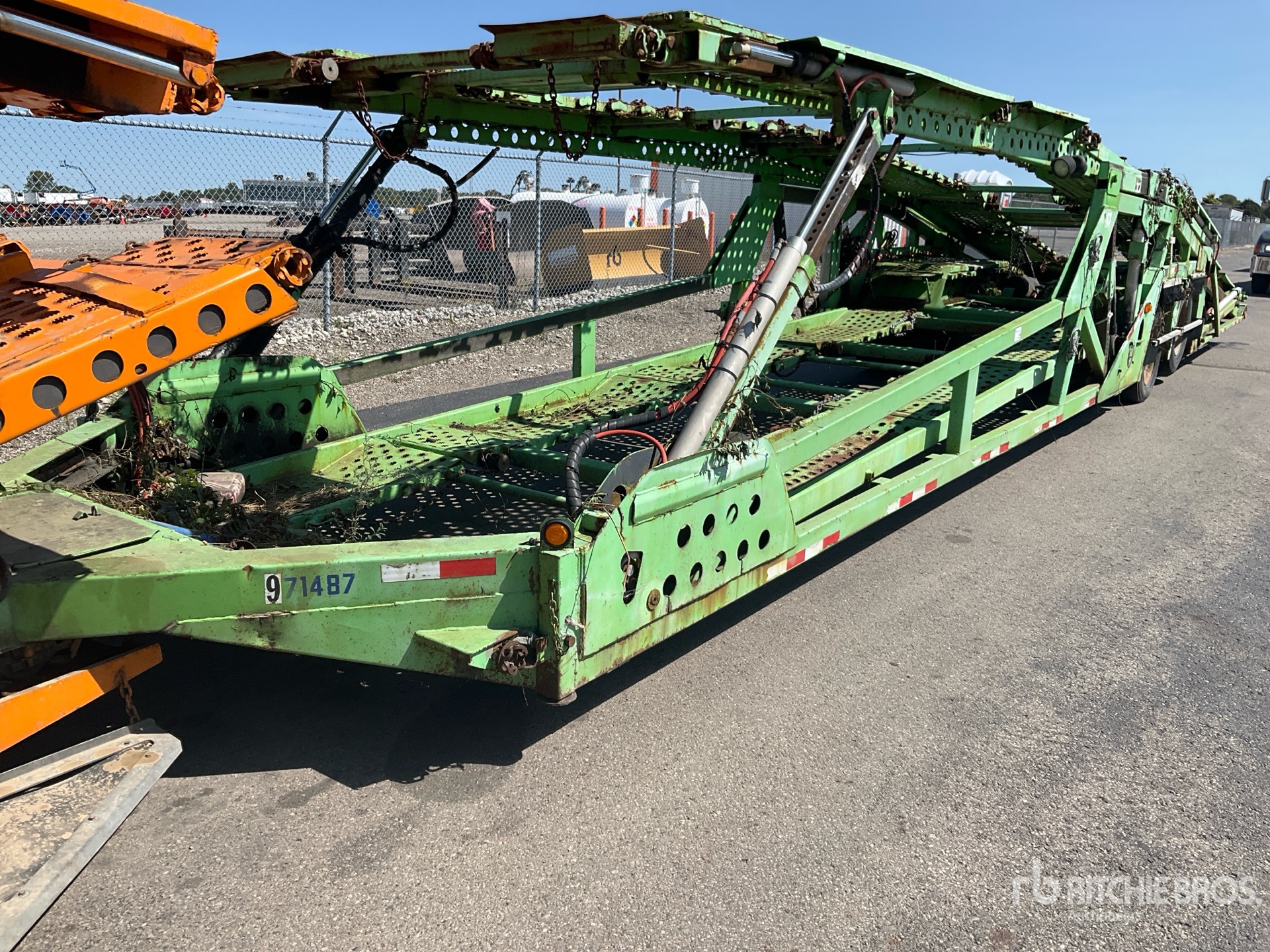 1996 Delavan 6000 Car Carrier Trailer