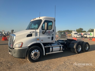 2018 Freightliner Cascadia 113 6x4 T/A Day Cab Truck Tractor