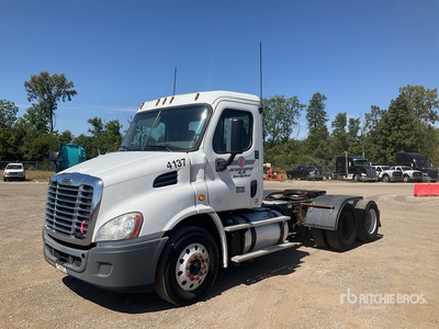 2018 Freightliner Cascadia 113 T/A Day Cab Truck Tractor