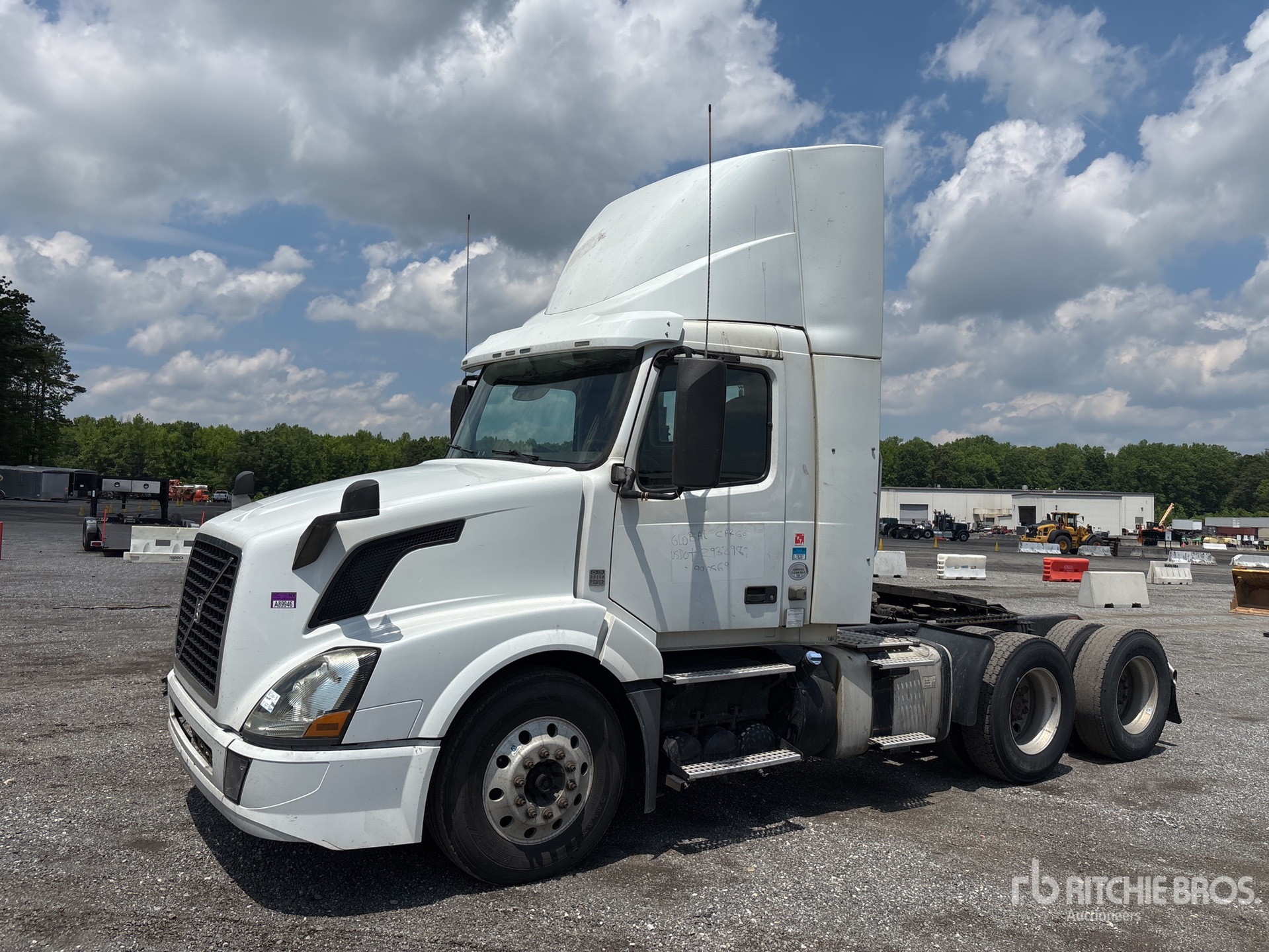 2016 Volvo VNL 6x4 トラックトラクター（T/A）