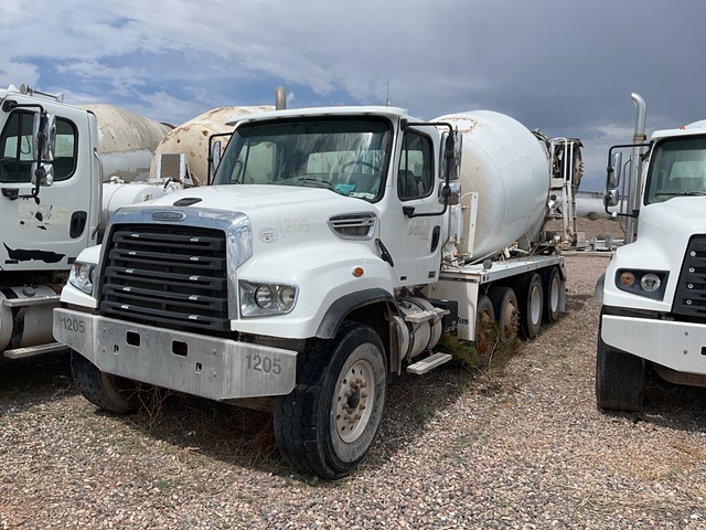 2012 Freightliner 12x4 Mixer Truck 2012 Freightliner 12x4 Mixer Truck