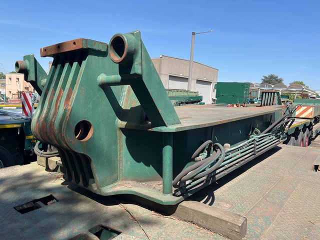 Scheuerle Adapter Plate to Extend The Lowbed Modularer Anhänger Scheuerle Adapter Plate to Extend The Lowbed Modularer Anhänger