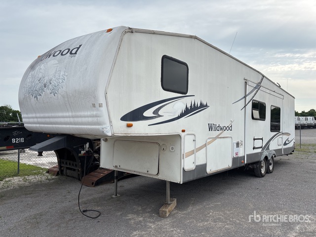 2005 Forest River Wildwood 35 ft T/A Travel Trailer | Ritchie Bros ...