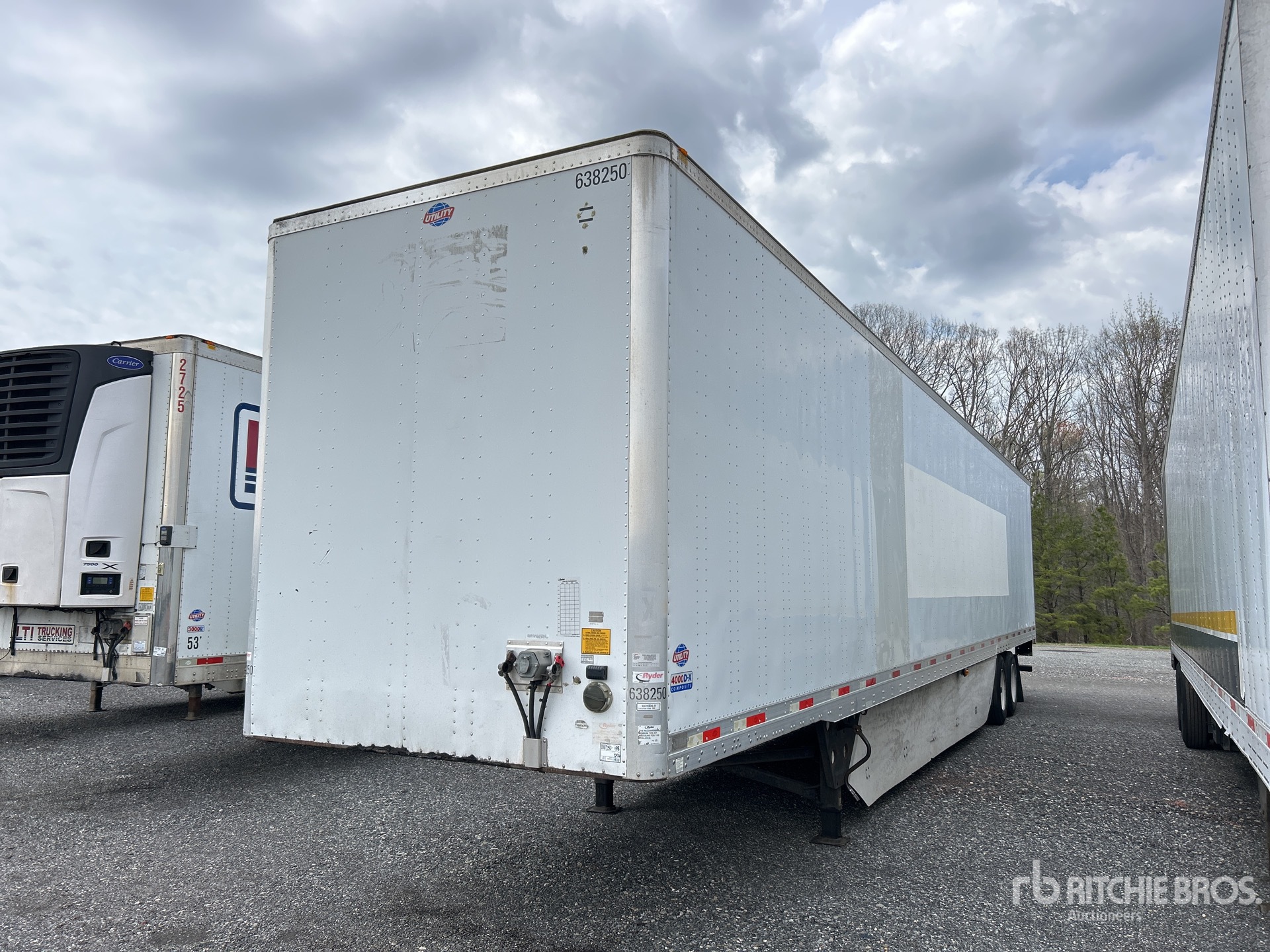 2013 Utility VS2DX 53 ft x 102 in T/A Rimorchio furgonato