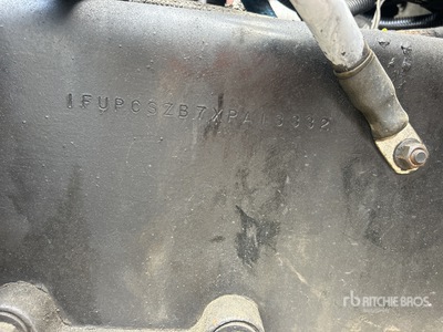 1999 Freightliner FLD 120 6x4 Sleeper Truck Tractor