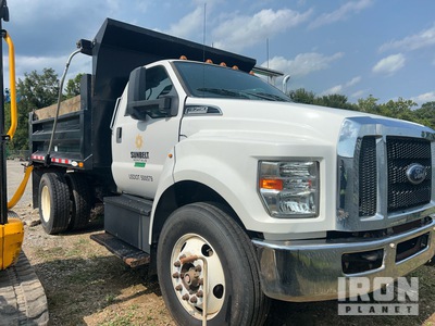 2016 Ford F-750 4x2 Camion à benne basculante S/E (Inoperable)
