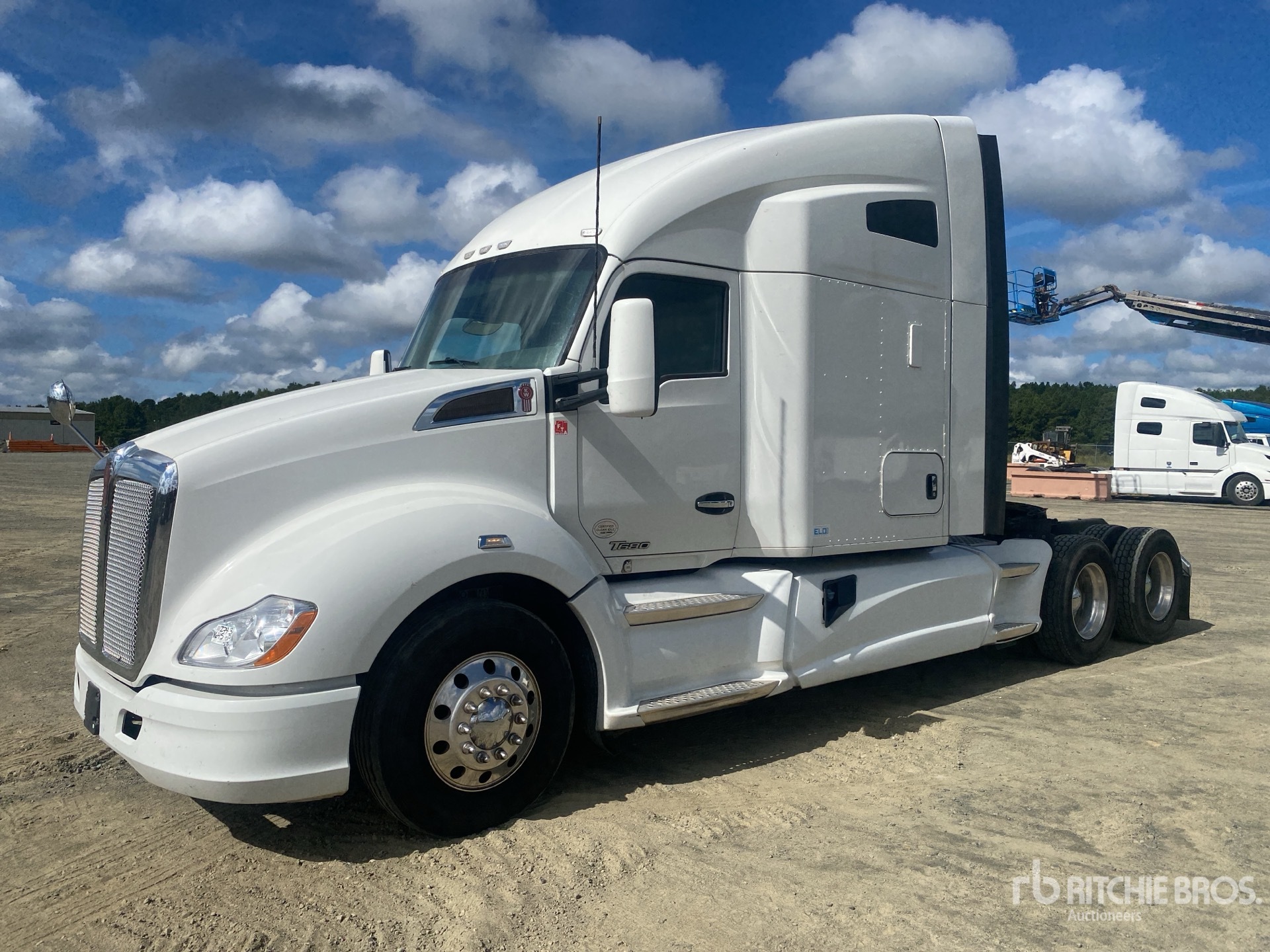 2019 Kenworth T680 6x4 T/A Sleeper Truck Tractor