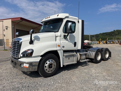 2019 Freightliner Cascadia 125 6x4 T/A Day Cab Truck Tractor