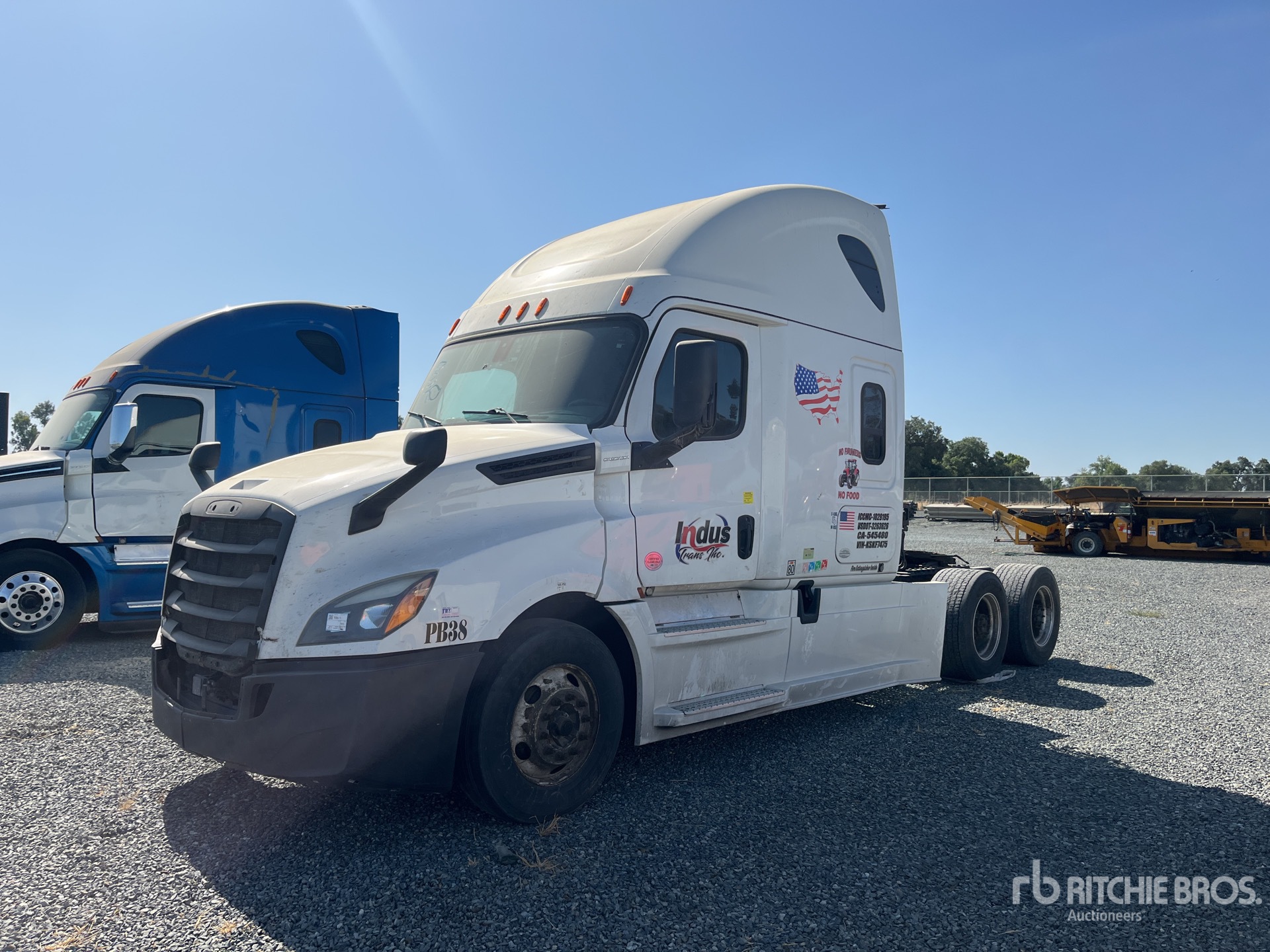 2019 Freightliner Cascadia 126 6x4 T/A Sleeper Truck Tractor