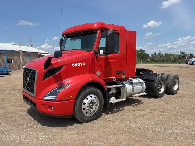2020 Volvo VNR 6x2 T/A Day Cab Truck Tractor 2020 Volvo VNR 6x2 T/A Day Cab Truck Tractor