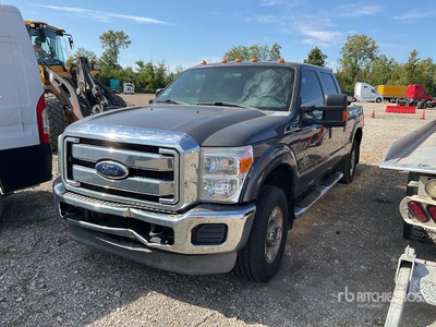 2012 Ford F-250 XL 4x4 Crew Cab ピックアップ