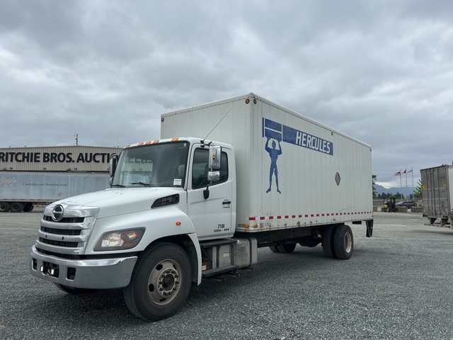 2018 Hino 338 4x2 Van Truck 2018 Hino 338 4x2 Van Truck