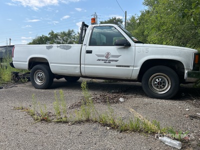 2000 GMC Sierra 2500 4x2 Pick-up (Inoperable)