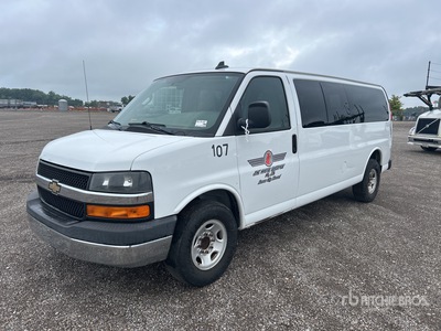 2017 Chevrolet Express 3500 Passenger Van